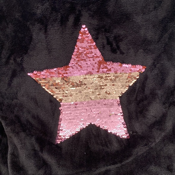 Girls H&M Super Soft Fuzzy Sequence Crewneck - Picture 3 of 6